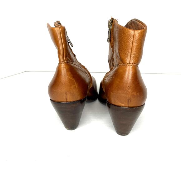 Frye Lila model in saddle tan caramel western bootie pointy toe women's size 6.5 - Picture 7 of 9